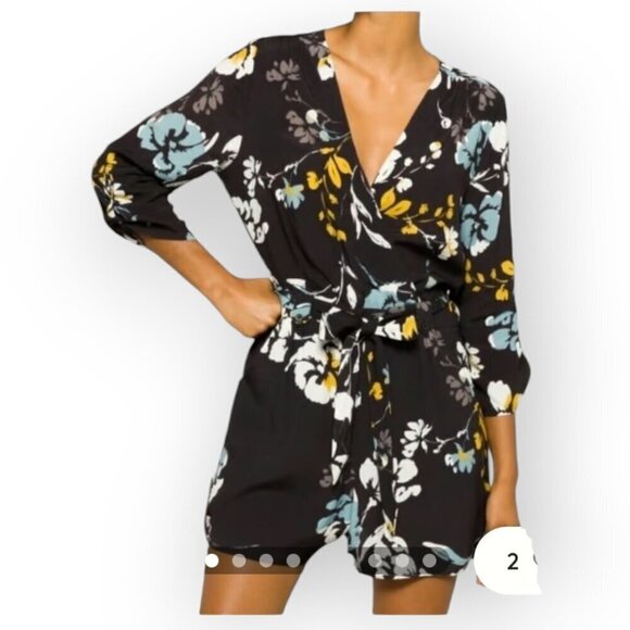 Yumi Kim Love Triangle Liz Romper Floral Faux Wrap V Neck Fun Black Size Small - Picture 11 of 11